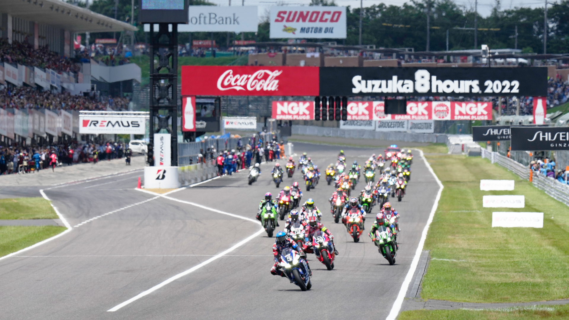鈴鹿8時間耐久ロードレース｜WORKS｜日テレ アックスオン（AX-ON）